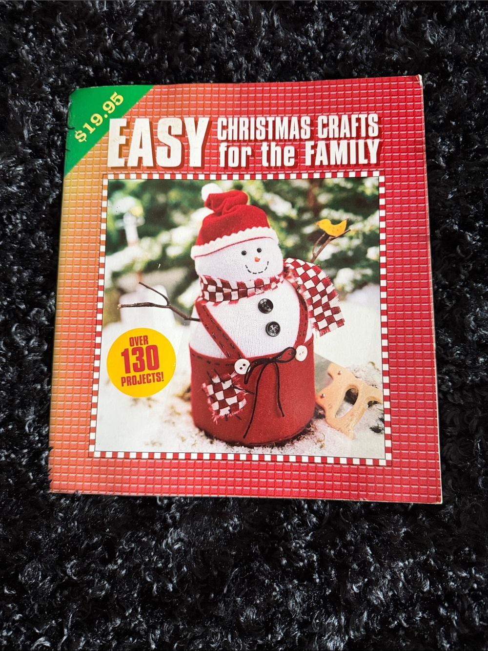 Easy Christmas Crafts for the Family - Red Holiday Craft Book